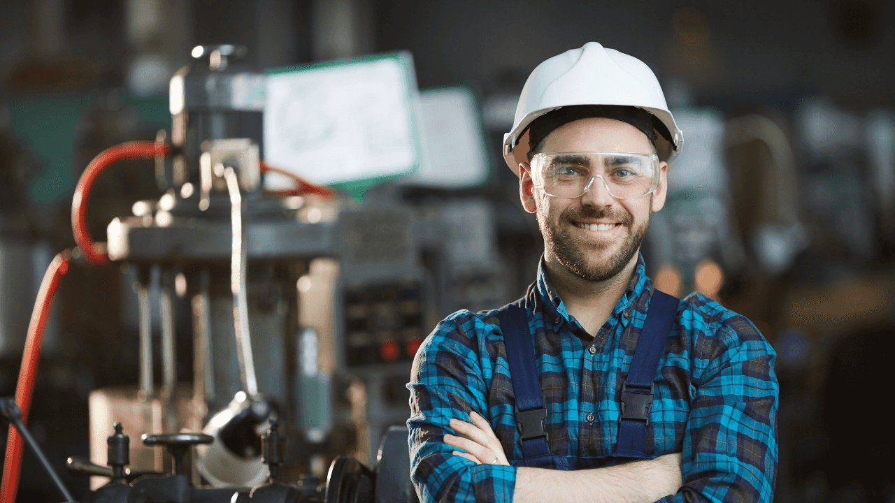 deux personnes en bleu de travail